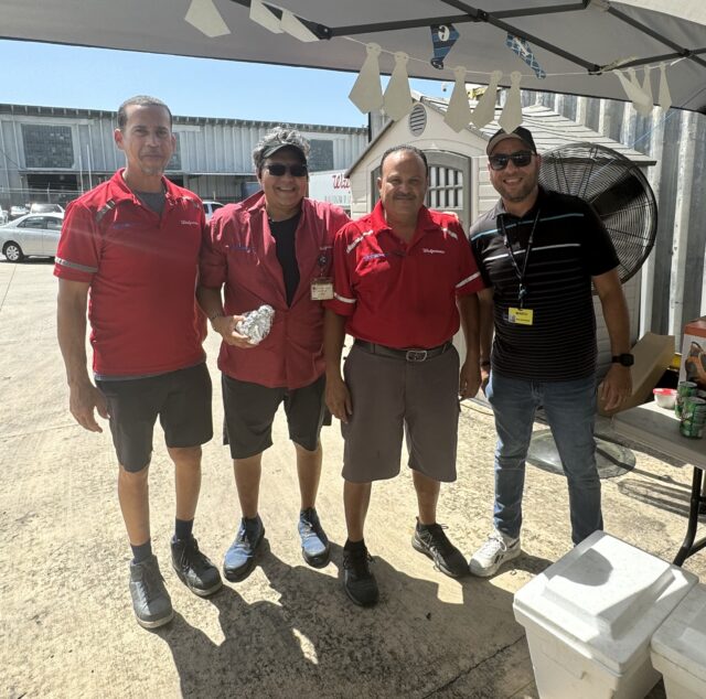 Rafael Matos, Lucas Sánchez, Fernando Garcia, and Walgreens Manager Mario Maldonado